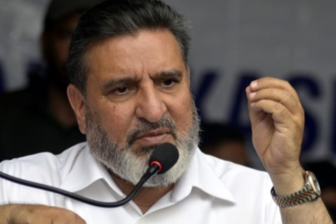 Centre should act on Mirwaiz’s ‘Dil Ki Doori’ appeal: Altaf Bukhari