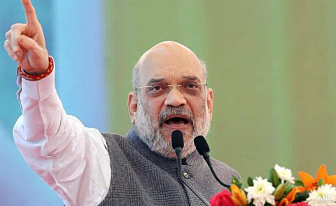 LS Polls: in Jammu, Amit Shah accuses NC, PDP, Congress of staging fake encounters, handing over guns to Kashmiri youth