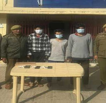 J&K: Police nabs two with heroin, cash in Gadigarh