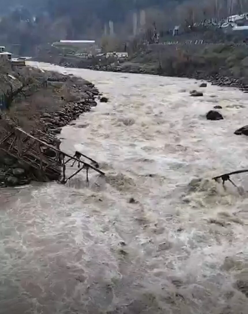 3 Workers Reportedly Washed Away in Jhelum in Uri