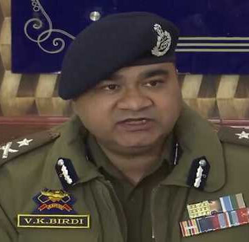 IGP Kashmir visits South Kashmir, chairs security review meeting in Kulgam