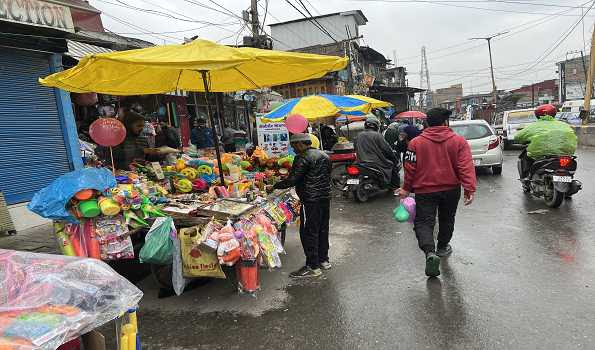 MeT says present wet spell to continue as temp drops in J&K