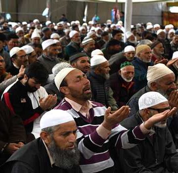 Jumat-ul-Vida prayers held with religious fervour in Kashmir