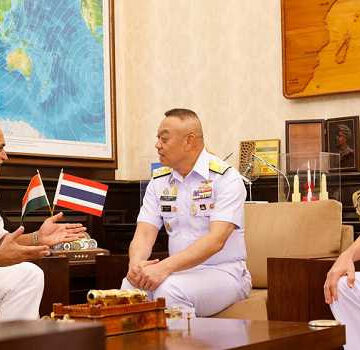 Thai and Indian Navy chiefs discuss issues of mutual cooperation in maritime domain