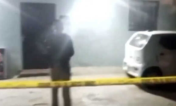 3 policemen injured in police station attack in Karachi
