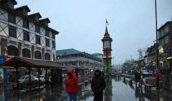 2025_3$largeimg04_Mar_2025_133036083 Intermittent widespread rains continue in Kashmir