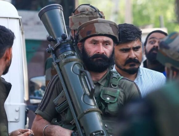 army1-1024x576 Gunfight starts in Bandipora woods