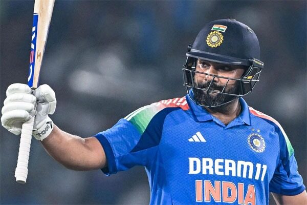 cr-20250210tn67a9507606475 India captain Rohit denies Dubai base gives his team edge over Australia