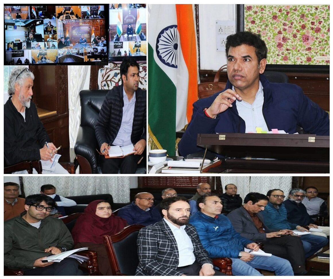 Div Com Kashmir assesses restoration of essential services