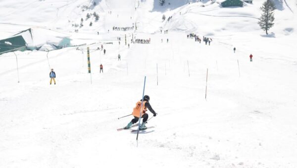 Khelo-India-Winter-Games-Skiing Tourism dept orders closure of Gulmarg for skiing for season 2024-25