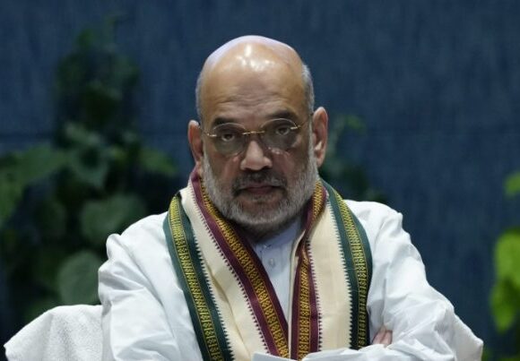 Amit Shah Dials All CMs, Asks Them To Ensure No Pakistani Stays In India Beyond Deadline
