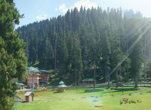 GDA asks schools to avoid visiting Gulmarg on weekends, seek prior permission