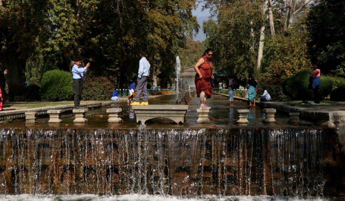 All Major Tourist Destinations in Kashmir Open, Say Officials