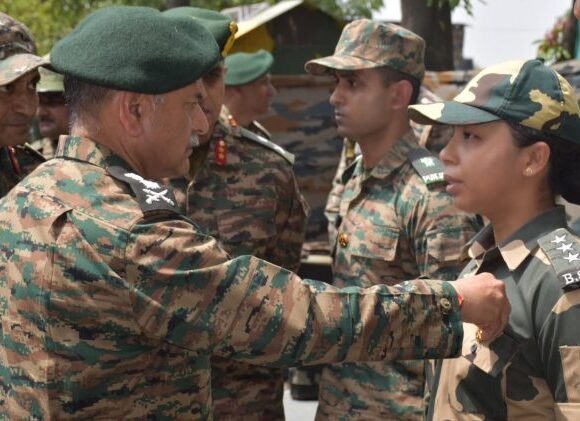 Army-Chief-5-696x421 Army Chief Awards Felicitates Woman BSF Officer For Exceptional Courage During Operation Sindoor