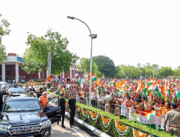 PM-MODI-6-696x468 PM Modi Arrives In Gujarat For Two-Day Visit; Holds Roadshow In Vadodara