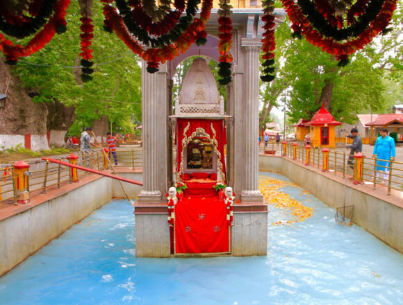 Kheer-bhawani Hundreds Of Kashmiri Pandit Devotees Leave For Kheer Bhawani Mela