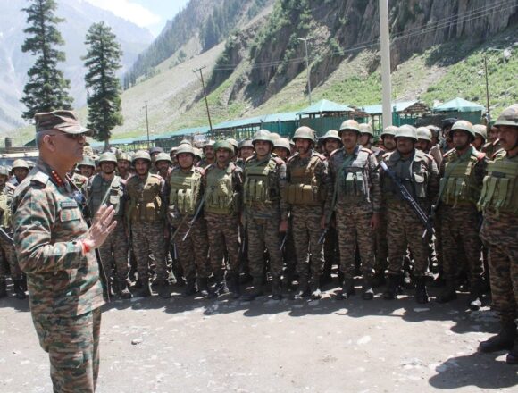 northern-1-1024x678 Chinar Corps Commander Reviews Security In Valley Ahead Of Amarnath Yatra