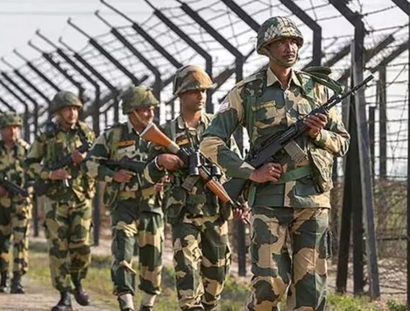 BSF Water Wing Secures Unfenced Borders Along Swollen Rivers In Jammu Amid Heavy Rainfall