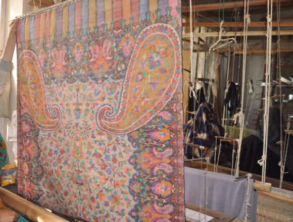 Kani-shawl-of-Kashmir Srinagar weaver selected for National Handloom Award 2024