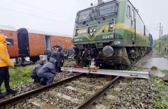 Budgam man dies, woman injured after train hits them in Pulwama