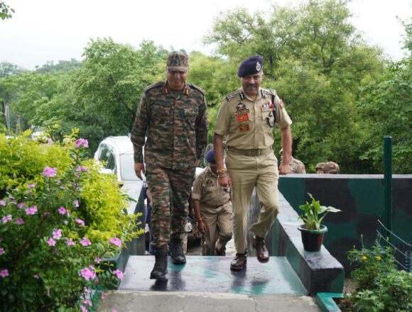 dgp-2-1024x576 DGP Prabhat Reviews Security Along LoC In Jammu, Emphasises Tech-Enabled Surveillance