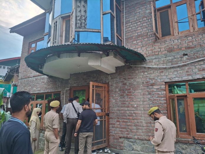 raid-696x522 J&K Police Searches Underway At 10 Locations In Kashmir