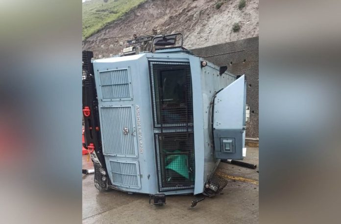 sanjy-696x458 Three CRPF Personnel Injured As Vehicle Overturns Near Z-Morh Tunnel During SANJY Convoy Movement