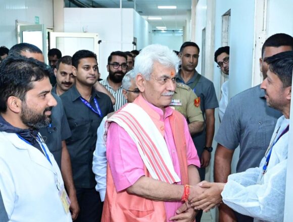 Amarnath Yatra 2025 | LG Manoj Sinha Visits Nunwan And Chandanwari Base Camps