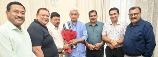 trader-1024x369 Traders’ Delegation Meets LG; Demands More Counters For Registration Of Amarnath Pilgrims