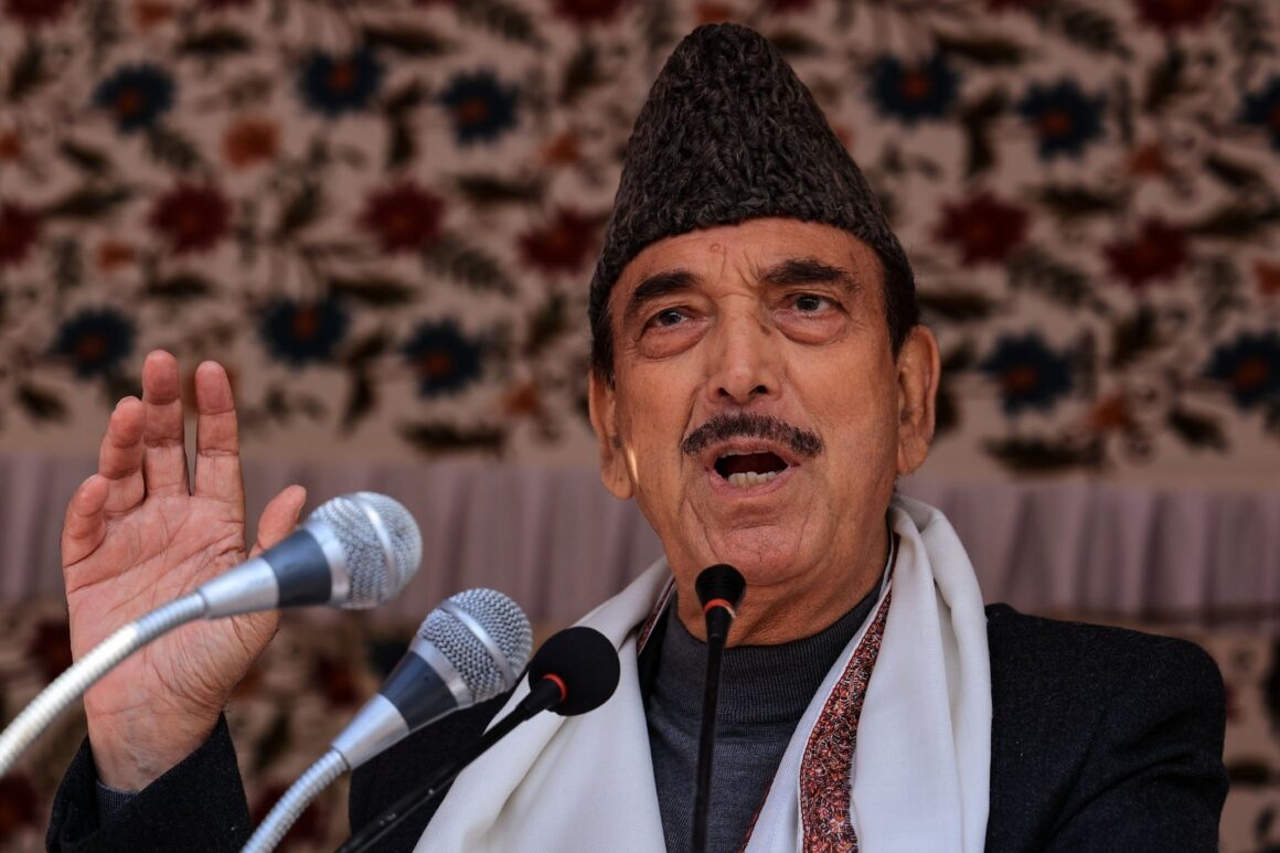 GHULAM-NABI-AZAD-1 Azad Expresses Grief Over Ramban Cloudburst, Reasi Landslide; Calls For Aid To Flood Victims