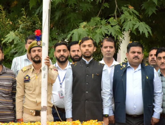 Director Information hoists Tri-Color at DIPR Complex Srinagar