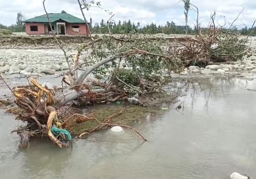 638925528822652548_IMG-20250904-WA0069 Apple Orchards Damaged as Vishow Nallah Floods Laisoo Gudder in Kulgam