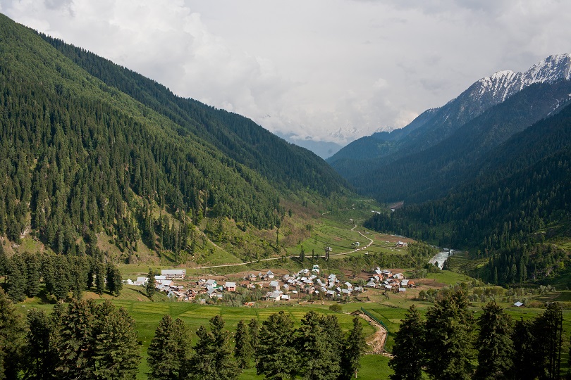 Aru Valley | Photo credits: Wikimedia Common