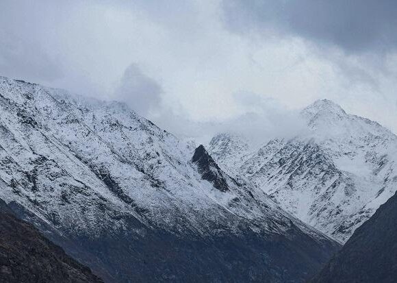 MeT predicts snowfall in J&K higher reaches on Oct 5, 6
