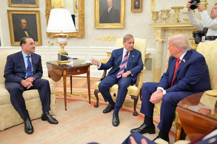 US-5-696x463 White House Hosts Pak PM Sharif, Field Marshal Munir For Talks With Trump