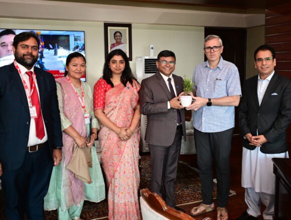 Union Bank of India donates ₹1 crore towards flood relief, presents cheque to CM