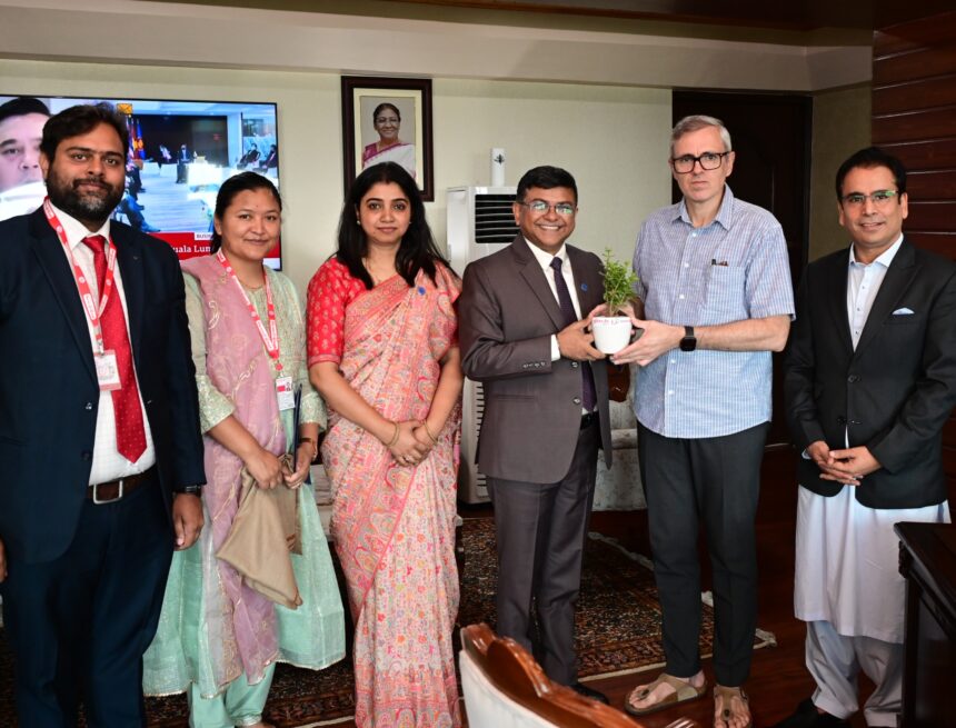 Union Bank of India donates ₹1 crore towards flood relief, presents cheque to CM