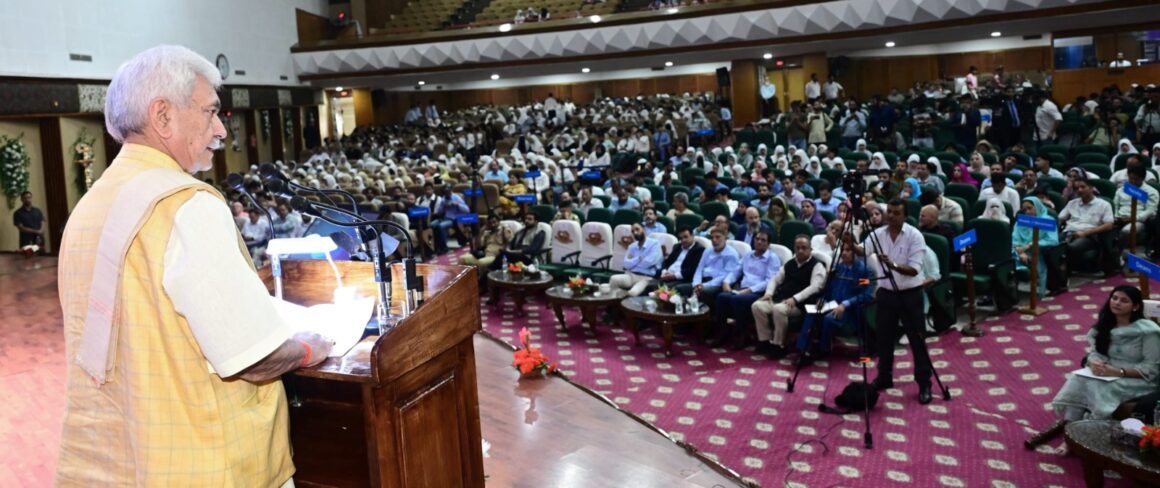 Lieutenant Governor attends launch ceremony of ATL Sarthi at University of Kashmir