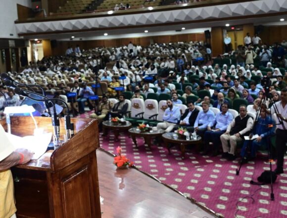 Lieutenant Governor attends launch ceremony of ATL Sarthi at University of Kashmir