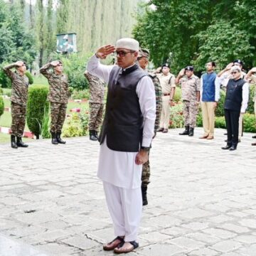 Omar Abdullah Salutes Bravery of Soldiers Martyred in Kulgam Operation