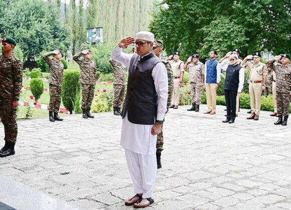 Omar Abdullah Salutes Bravery of Soldiers Martyred in Kulgam Operation