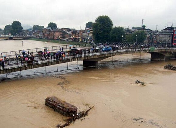 Inclement Weather: Health deptt on high alert in Kashmir