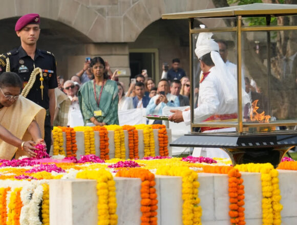 Prez Murmu, PM Modi Lead Nation in Paying Tribute to Mahatma Gandhi on 156th Birth Anniversary