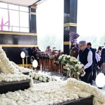 CM-Omar-Abdullah-pays-tributes-to-Police-Martyrs-at-Zewan-Srinagar-e1761032678832-750x375 CM Omar Abdullah pays tributes to Police Martyrs at Zewan, Srinagar