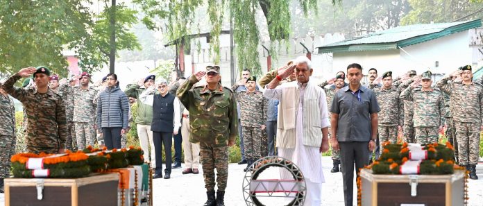 Untitled-696x297 LG Manoj Sinha Honors Soldiers Who Lost Lives In Harsh Weather During Kokernag Operation