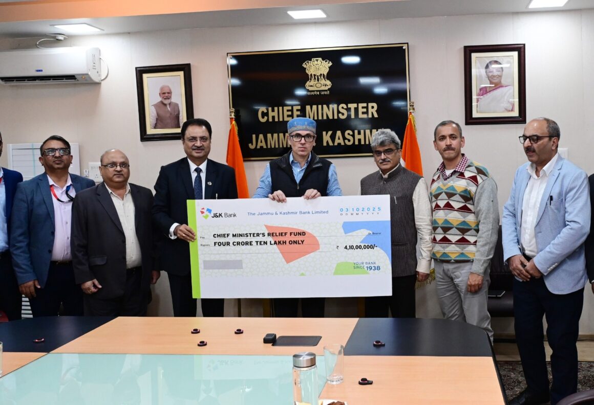 J&K Bank contributes ₹4.10 crore to CM’s Relief Fund for flood-affected families