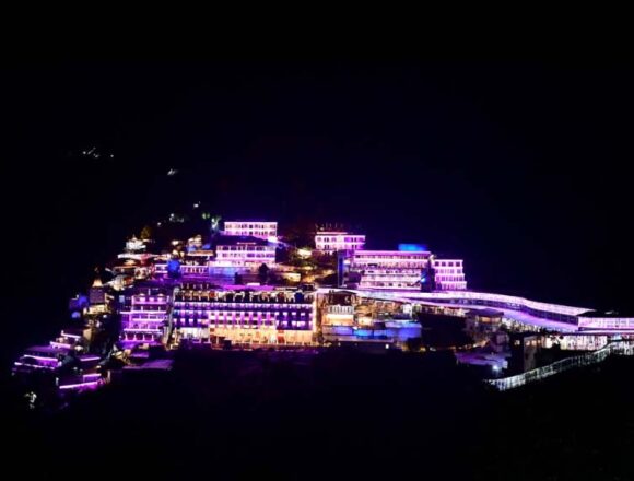 "1.70 Lakh Pilgrims Offer Prayers At Mata Vaishno Devi During Navratri Yatra"