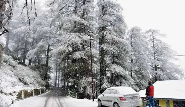 Fresh snowfall shuts Bandipora-Gurez road