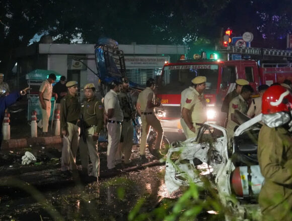 Nine killed in blast near Red Fort, cars gutted and several injured