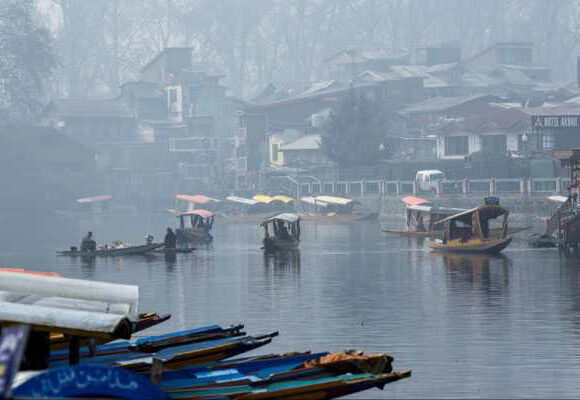 AA1RBxmx Sub-zero nights grip Kashmir, dry spell likely to continue